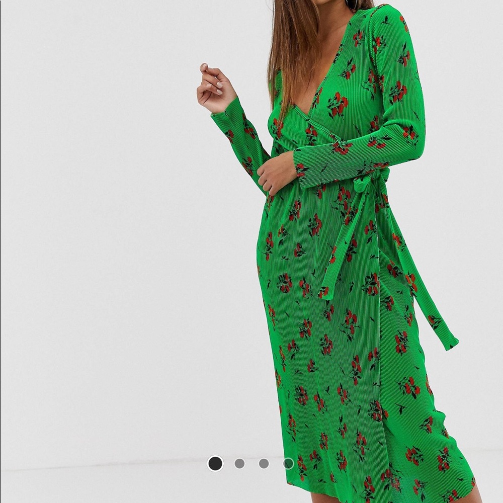 Perfect condition Asos midi plisse wrap dress